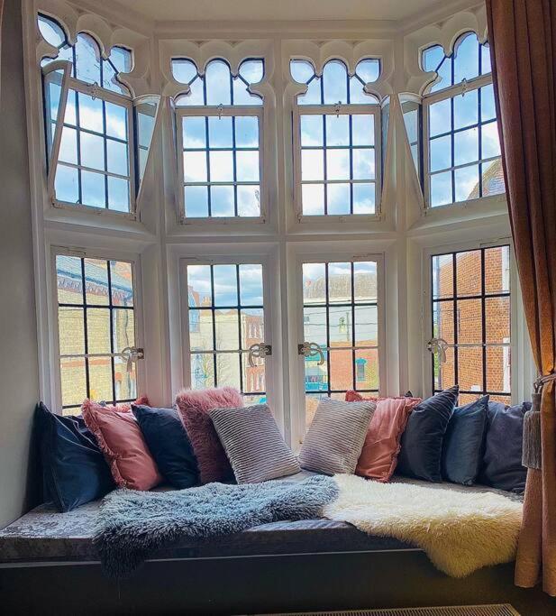 The Most Central Apartment In Canterbury Stunning Interiors, Fully Equipped, City Views And Free Wifi! エクステリア 写真
