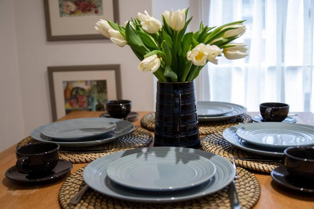 The Most Central Apartment In Canterbury Stunning Interiors, Fully Equipped, City Views And Free Wifi! エクステリア 写真