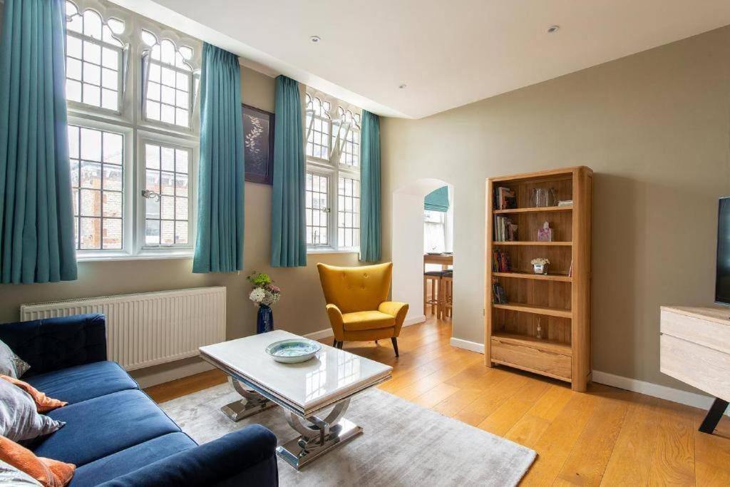 The Most Central Apartment In Canterbury Stunning Interiors, Fully Equipped, City Views And Free Wifi! エクステリア 写真