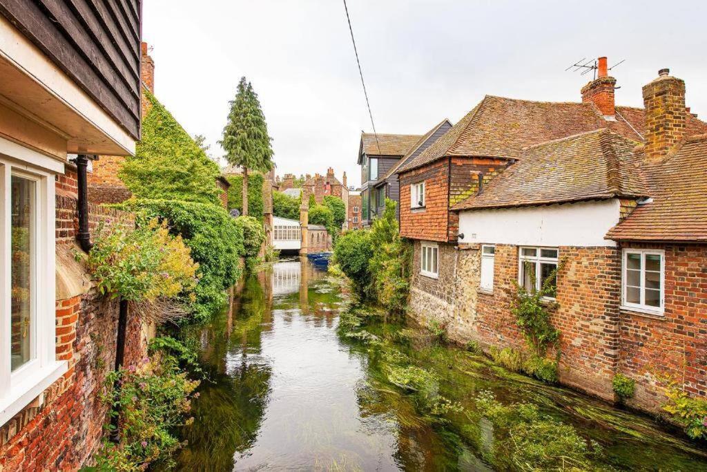 The Most Central Apartment In Canterbury Stunning Interiors, Fully Equipped, City Views And Free Wifi! エクステリア 写真