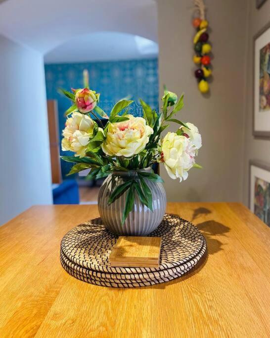 The Most Central Apartment In Canterbury Stunning Interiors, Fully Equipped, City Views And Free Wifi! エクステリア 写真