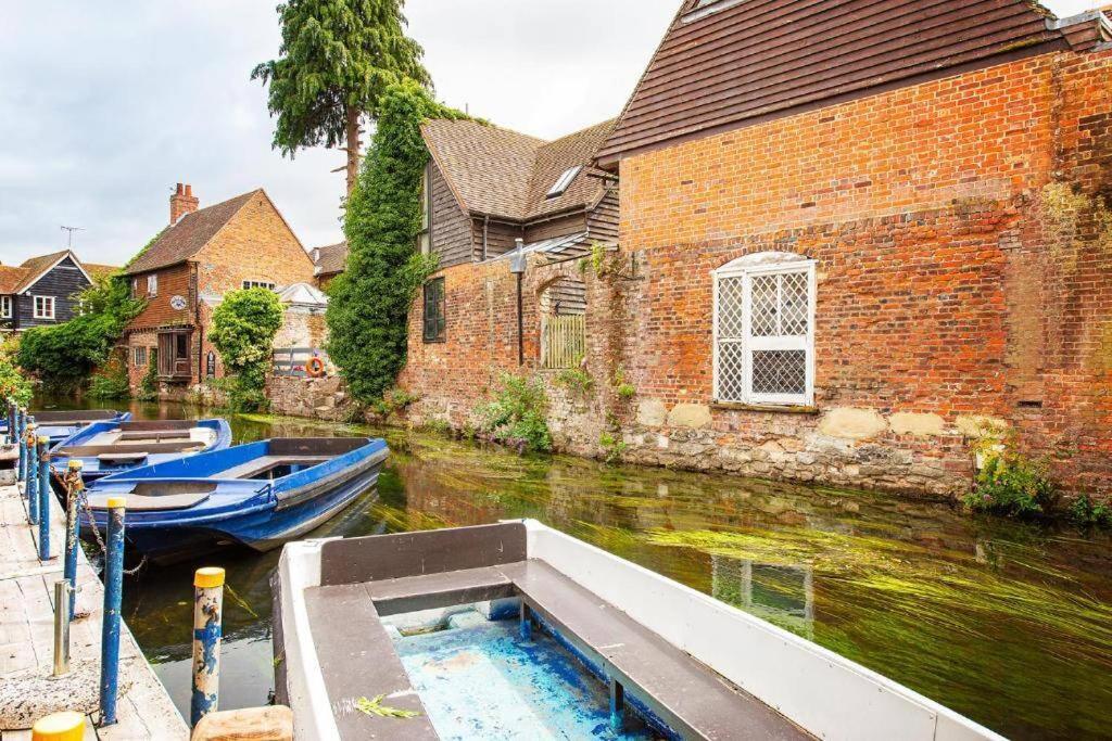 The Most Central Apartment In Canterbury Stunning Interiors, Fully Equipped, City Views And Free Wifi! エクステリア 写真