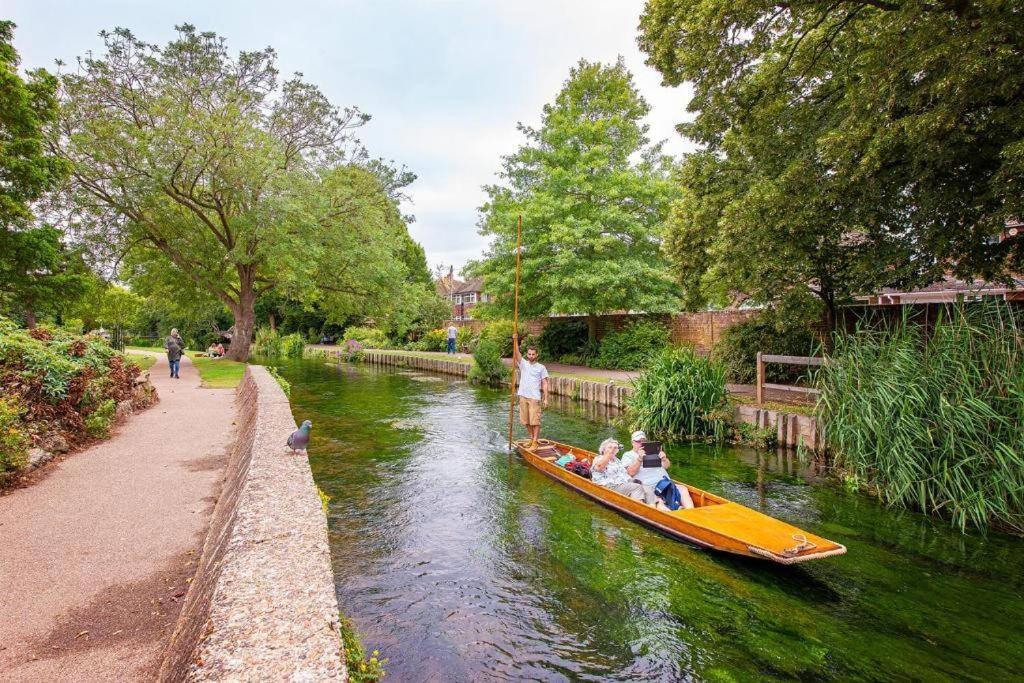 The Most Central Apartment In Canterbury Stunning Interiors, Fully Equipped, City Views And Free Wifi! エクステリア 写真