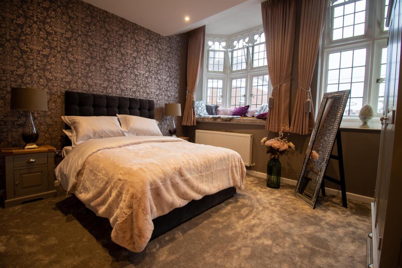 The Most Central Apartment In Canterbury Stunning Interiors, Fully Equipped, City Views And Free Wifi! エクステリア 写真
