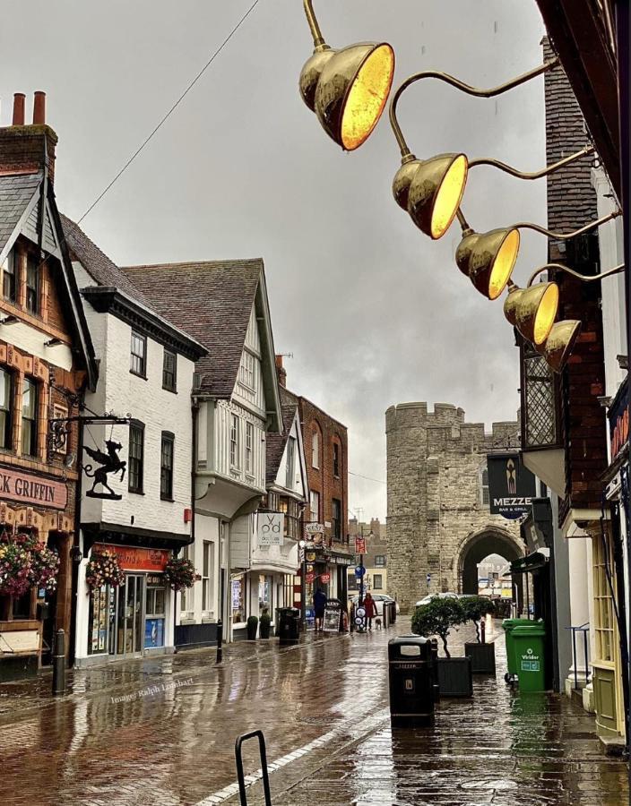 The Most Central Apartment In Canterbury Stunning Interiors, Fully Equipped, City Views And Free Wifi! エクステリア 写真